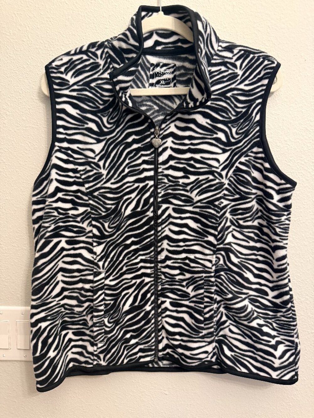 Three Hearts Animal Print Vest-  XL